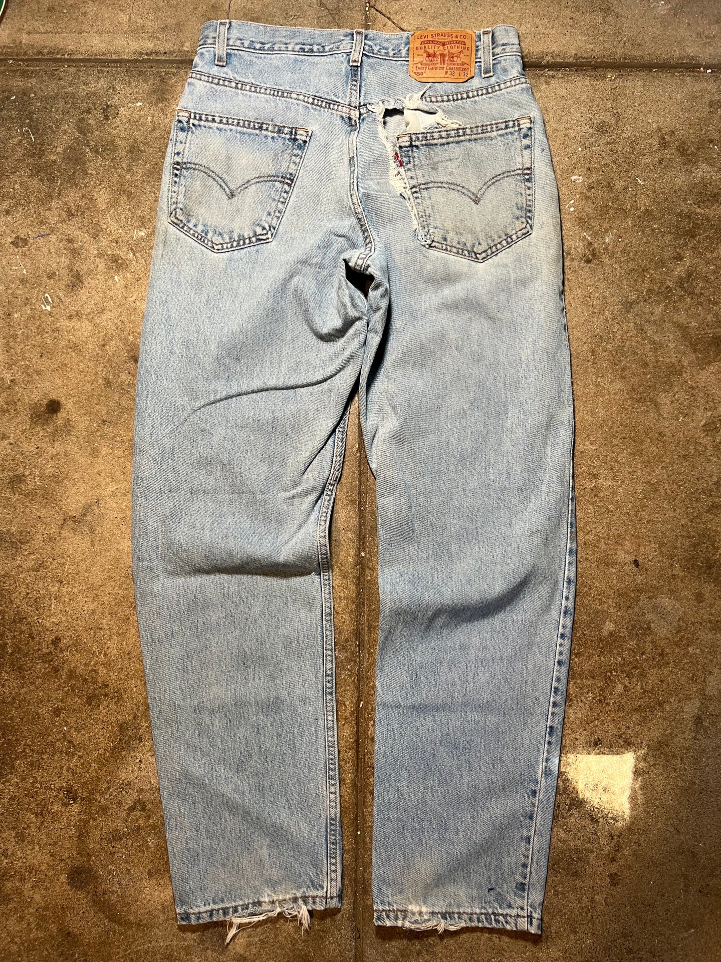 550 LEVIS